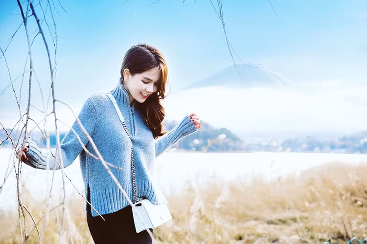 Cũng nhờ bạn trai tin đồn giàu có, ngoài đồ hiệu, người đẹp còn được đi nhiều nơi trên thế giới: Nhật Bản, Hàn Quốc, Mỹ... Hiện tại, Ngọc Trinh vẫn chưa khẳng định hay phủ định thông tin yêu tỷ phú Hoàng Kiều. (Ảnh: Instagram nhân vật)