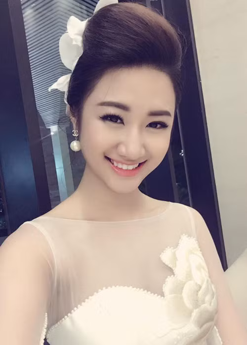 Người đẹp sinh năm 1996 hiện đang là sinh viên khoa Quản trị khách sạn tại Thụy Sĩ. (Ảnh: Facebook nhân vật)