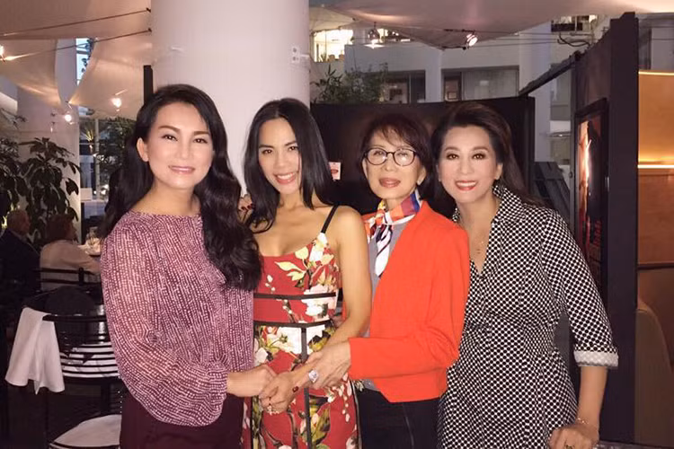 Mẹ của nữ MC hải ngoại còn là một trong những mỹ nhân của Sài thành trước năm 1975. (Ảnh: Facebook MC Kỳ Duyên) 