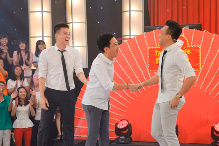 Trước đó, màn giao lưu của hai giám khảo Trường Giang và Trấn Thành cũng khiến khán giả cười nghiêng ngả.