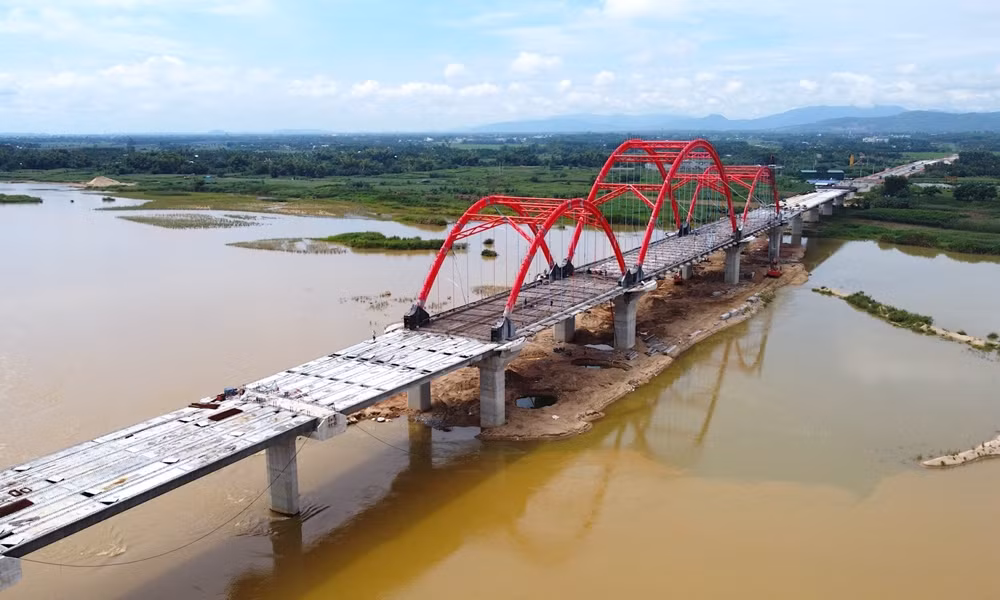 Tân Chủ tịch Quảng Ngãi quyết tâm đẩy mạnh phát triển công nghiệp - Hình 3 Tan Chu tich Quang Ngai quyet tam day manh phat trien cong nghiep-Hinh-3