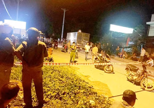 TP HCM: Tom gon nhom sat thu dam chet "con no" tren cau Binh Phu-Hinh-2