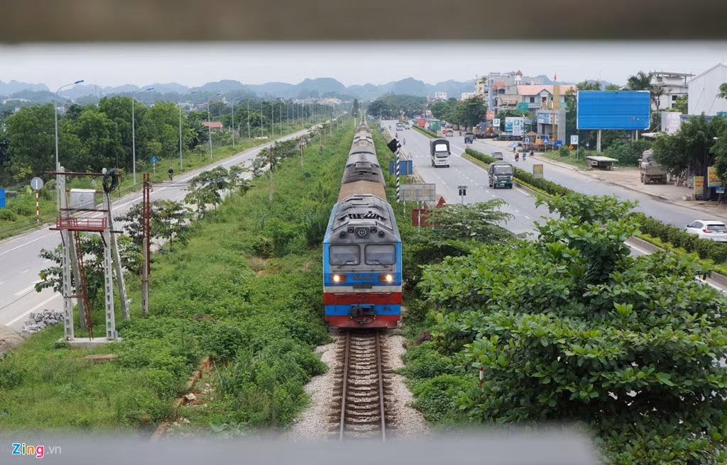 Cơ quan chức năng xây dựng với mục đích giảm thiểu các vụ tai nạn, đảm bảo an toàn cho người dân khi qua đường sắt.