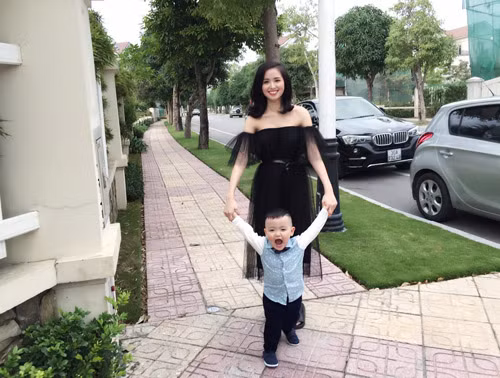 Trong hình ảnh đăng tải cách đây hơn 1 tháng, hot girl Hà Thành vẫn rất thon gọn.