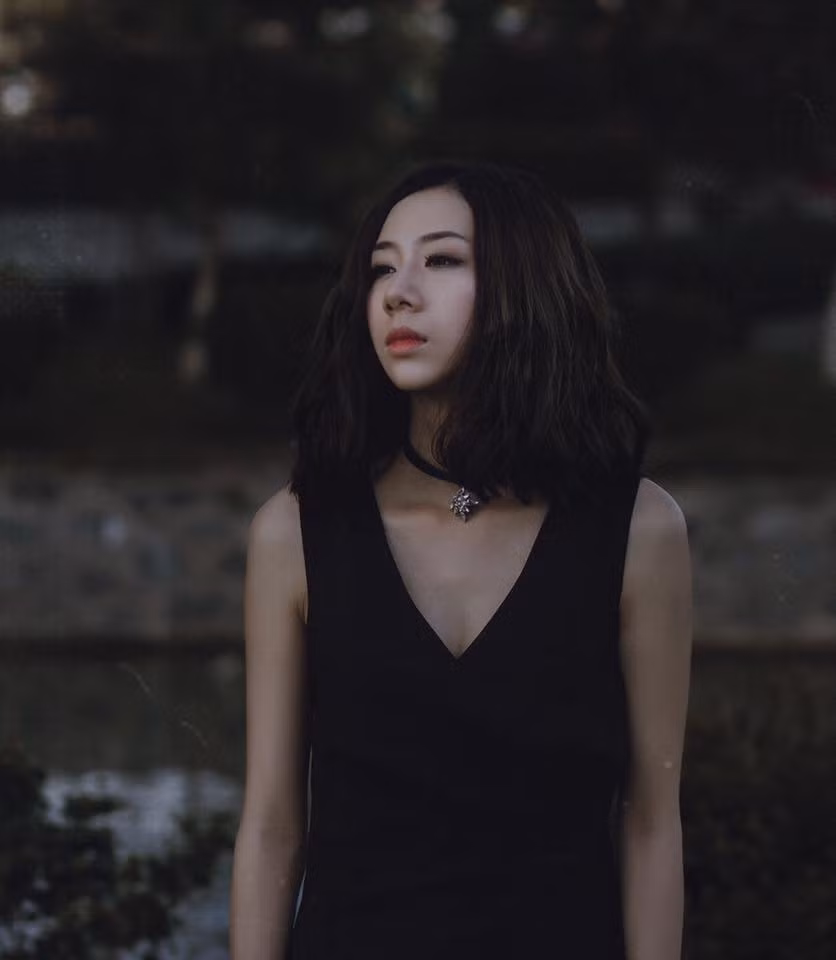 Cover quá hay ca khúc "Thất tình", Ngọc Anh bất ngờ được dân mạng đặt luôn cho biệt danh " hot girl thất tình", "gái xinh thất tình". Cách gọi này khiến chính Ngọc Anh cũng cảm thấy bất ngờ và buồn cười, cô nàng đã từng thắc mắc rằng: "Chẳng hiểu sao mình thất tình"... sau khi biết có khá nhiều người khen ngợi gọi tên ca khúc "Thất tình" thay cho tên Ngọc Anh.