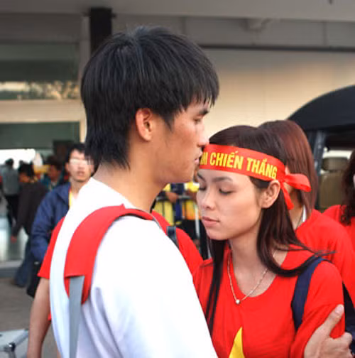Thùy Dung từng được cho là người yêu của Công Vinh. Năm 2007, Thùy Dung còn cùng mẹ và em gái Công Vinh được anh “đầu tư” cho để sang Thái Lan xem mình thi đấu SEA Games.