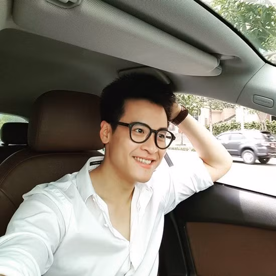 Con đường trở thành kỹ sư hoá dầu đang rất gần thì hè năm 2006, Hà Anh Tuấn về nước “thi chơi” Sao Mai Điểm Hẹn nhưng không ngờ “đậu thật” giải Triển vọng, nằm trong top 3 chung cuộc.