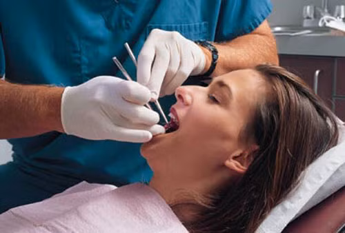 Ngoài ra, cũng có thể do bệnh nhân bị bệnh tim mạch, lao phổi... những không được phát hiện trước và bất ngờ phát bệnh trong quá trình phẫu thuật thì bệnh nhân có nguy cơ bị biến chứng tử vong khá cao.
