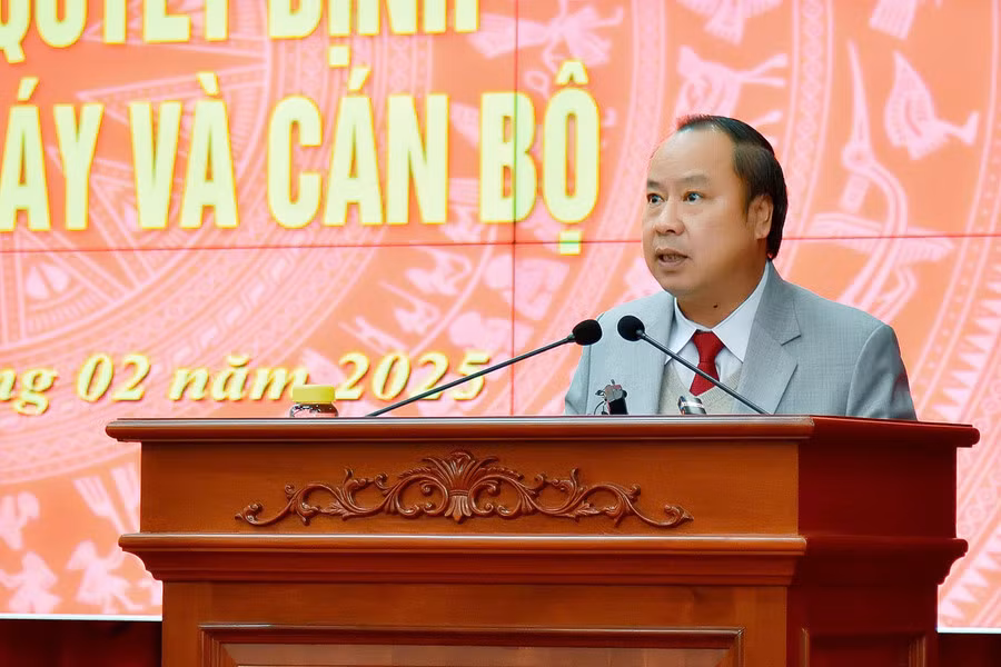 Gia Lai: Ra mắt Đảng ủy các cơ quan Đảng nhiệm kỳ 2020- 2025 - Hình 2 Gia Lai: Ra mat Dang uy cac co quan Dang nhiem ky 2020- 2025-Hinh-2