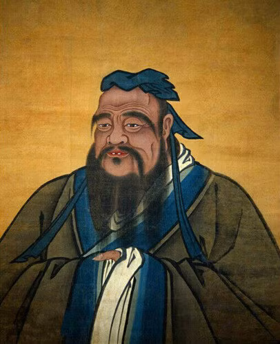 Dân gian truyền rằng thời Khổng Tử bị truy sát bởi tay sai của đại thần Hằng Đồi (Háng Duì) nước Tống, một đàn quạ đã bay ra tấn công lính, cứu ông thoát nạn – từ đó quạ được cho là linh vật canh giữ mộ. (Ảnh: Sohu)
