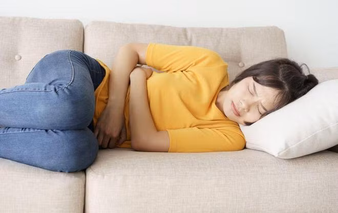 4 biểu hiện sau bữa ăn là điềm báo ung thư dạ dày - Hình 2 4 bieu hien sau bua an la diem bao ung thu da day-Hinh-2