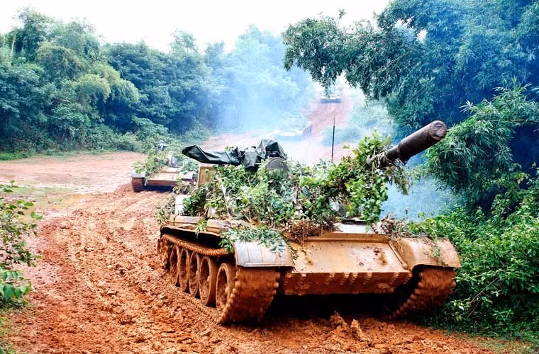 Việc tự nâng cấp thành công xe tăng chủ lực T-54B góp phần nâng cao sức chiến đấu cho quân đội ta, đồng thời tiết kiệm đáng kể ngân sách dùng cho quốc phòng thay vì phải đi thuê nước ngoài. Nguồn ảnh: Binh chủng Tăng - Thiết giáp