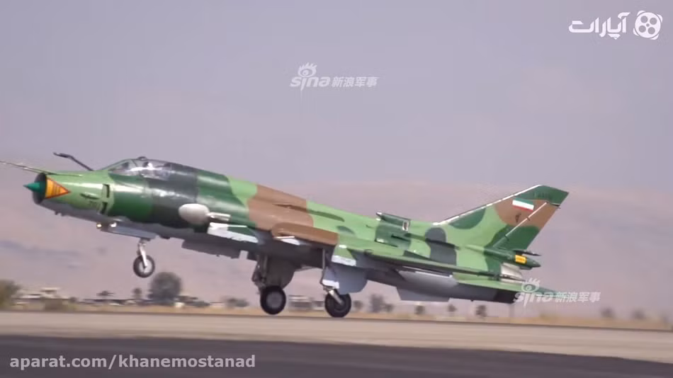 Một số hình ảnh được truyền thống Iran công bố mới đây cho thấy không quân nước này đang tiến hành tái sử dụng lại các máy bay tiêm kích-bom Su-22 vốn đã bị nghỉ hưu từ lâu. Nguồn ảnh: Sina