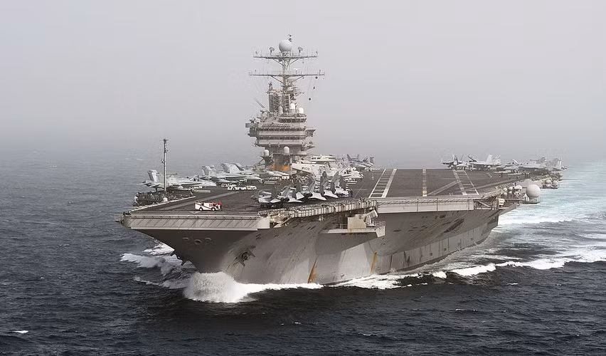 Các phi đội F/A-18 thường nhận nhiệm vụ tấn công tầm xa, tuần tra và làm chủ không phận trong mọi chiến dịch của hải quân Mỹ.
