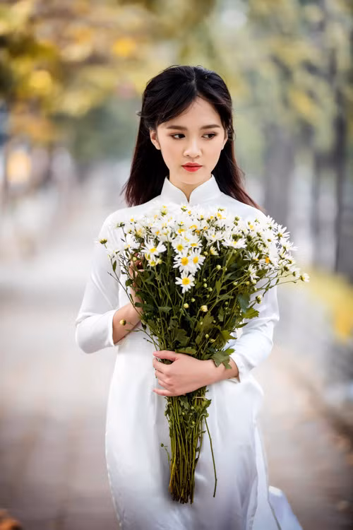 Ngay từ khi bé xíu, Hà Anh đã "bén duyên" với điện ảnh qua nhiều vai diễn trong phim: "Chàng trai đa cảm", "Nhà có nhiều cửa sổ".