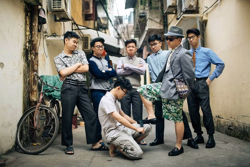 “Cả lớp đều háo hức với ý tưởng này. Ai cũng muốn được xem hình sớm nhất. Bộ ảnh đã mang lại nhiều kỷ niệm vui, khó quên trong cuộc đời học sinh của mình”, một teen Chu Văn An cho biết.