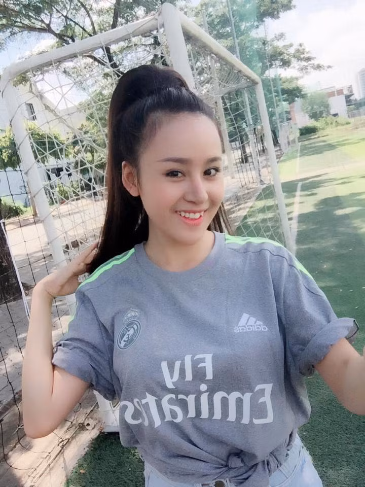 Hot girl Ba Tung noi gi khi lo anh hon Mac Hong Quan?-Hinh-7