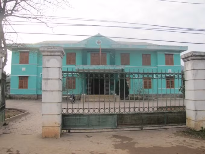 Trạm y tế xã Mỹ Lộc, nơi xảy ra vụ việc đáng tiếc khiến bé trai 2 tuổi tử vong.
