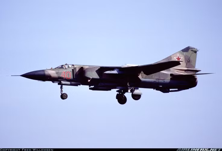 Israel cũng thu được một chiếc MiG-23MLD từ Syria và bắt tay vào đánh giá, và họ phải đưa ra nhận định "chua chát" rằng nó có tốc độ nhanh hơn cả tiêm kích F-16 và F/A-18 tiên tiến.