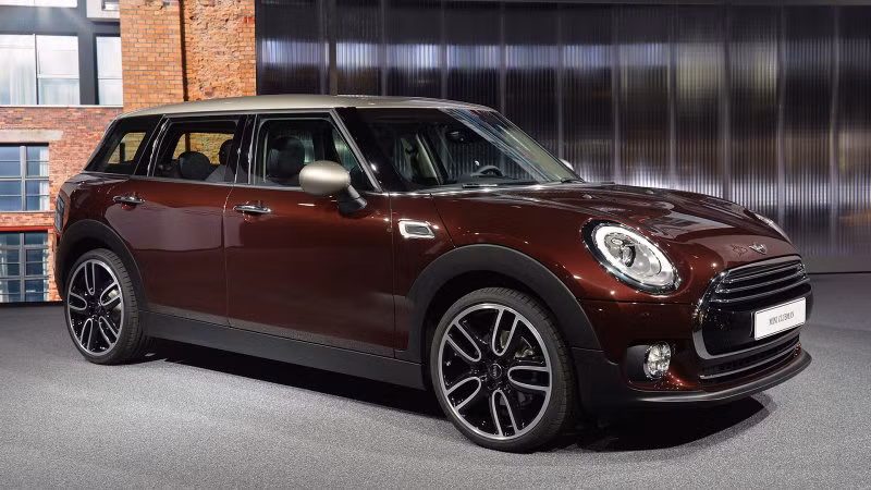 Mini vừa đưa ra thông báo về việc triệu hồi xe Clubman 5 cửa do lỗi liên quan tới hệ thống túi khí. Tuy nhiên, MINI chỉ đưa ra việc triệu hồi nhưng lại không hề công bố đến con số cụ thể về đời xe cũng như số lượng xe bị triệu hồi lần này.