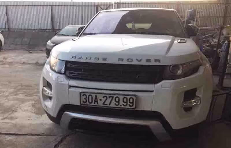 Su that khong ngo ve nguoi lai Ranger Rover dam nu sinh