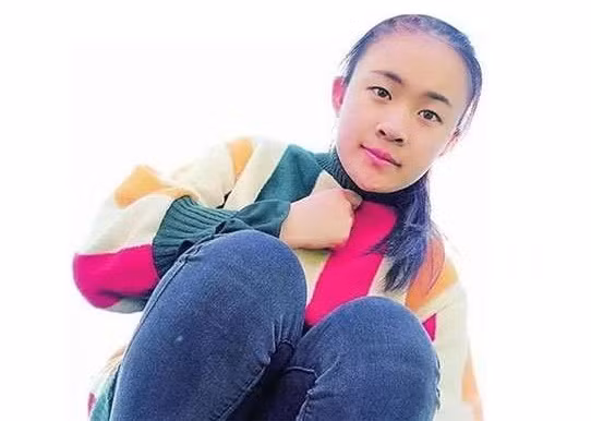 Chuyện lạ hôm nay: Gái trẻ làm xước xe sang và bất ngờ phút chót - Hình 3 Chuyen la hom nay: Gai tre lam xuoc xe sang va bat ngo phut chot-Hinh-3