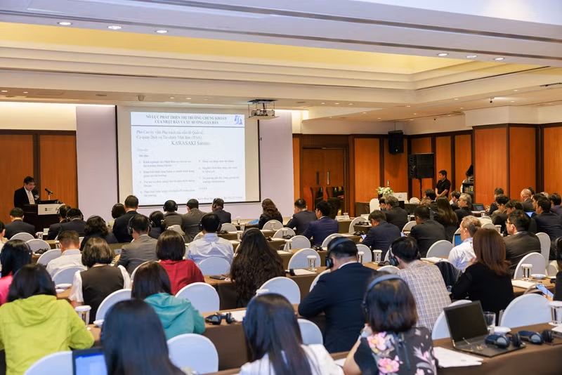 Thúc đẩy tính hiệu quả của thị trường chứng khoán Việt Nam Thuc day tinh hieu qua cua thi truong chung khoan Viet Nam