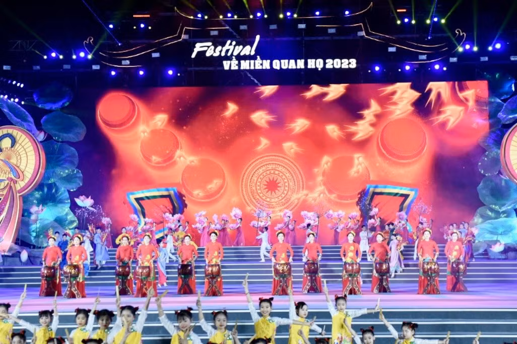 Gần 10.000 người dự lễ khai mạc Festival “Về miền Quan họ 2023“ Gan 10.000 nguoi du le khai mac Festival “Ve mien Quan ho 2023“