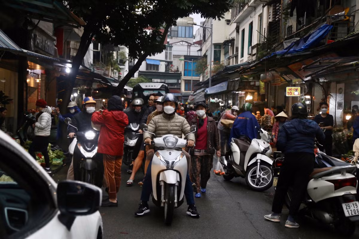 “Chợ nhà giàu” Hàng Bè tấp nập ngày Rằm tháng Giêng “Cho nha giau” Hang Be tap nap ngay Ram thang Gieng