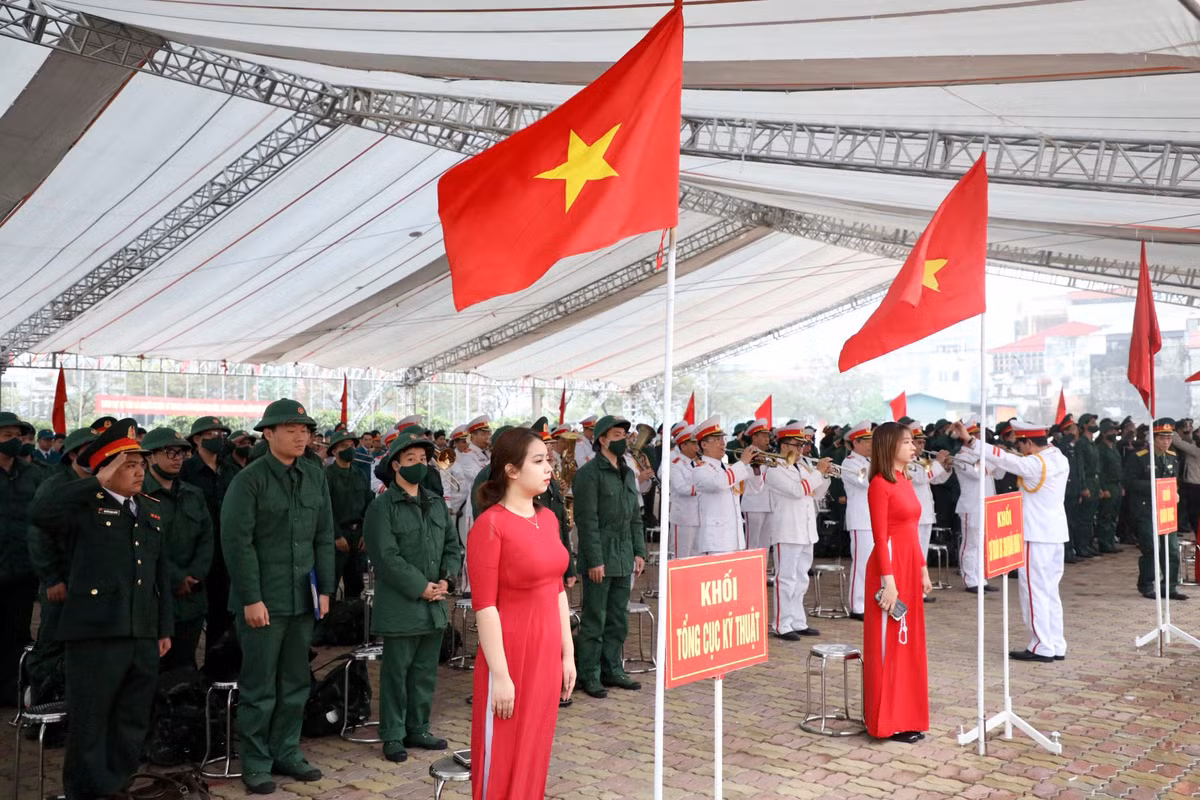 Sáng 6/2, tại Cung Thể thao Quần ngựa, Quận ủy - HĐND - UBND - Hội đồng Nghĩa vụ quân sự và nhân dân quận Ba Đình tổ chức Lễ giao nhận quân năm 2023.
