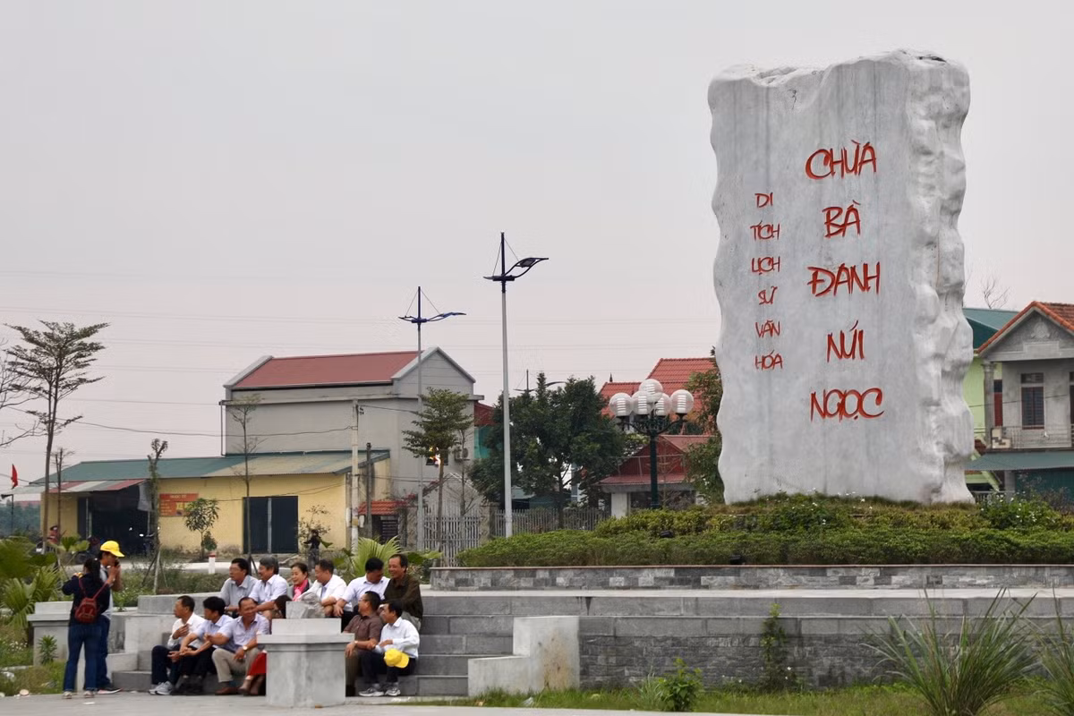 Về Hà Nam ghé thăm ngôi chùa gắn với câu "vắng như chùa Bà Đanh" Ve Ha Nam ghe tham ngoi chua gan voi cau