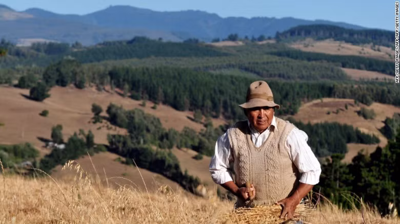  Mapuche: Nằm giữa Argentina và Chile, Mapuche là một lãnh thổ độc lập cho tới khi được hai quốc gia này chia nhau sở hữu vào thế kỷ 19. Mapuche nổi tiếng với vải dệt và các đồ thủ công tinh xảo.