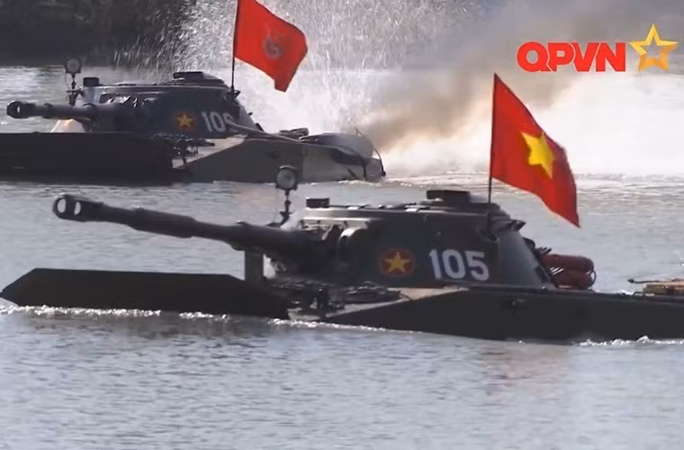 Đã từng xuất hiện thông tin, Việt Nam tính tới phương án mua pháo tự hành 2S25 Sprut-SD thay thế vai trò xe tăng PT-76 trong lực lượng Hải quân đánh bộ Việt Nam. Nguồn ảnh: QPVN