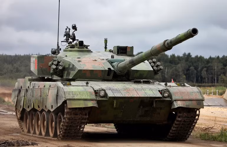 Type-96 của Trung Quốc mang dáng dấp phần thân của tăng T-72 Nga, trong khi tháp pháo lại thiết kế hình hộp theo Phương Tây.