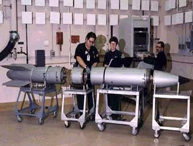 Theo ông Samuels, cuộc thử nghiệm này được tiến hành sau nhiều năm lên kế hoạch, thiết kế, phân tích, thử nghiệm và thẩm định để tích hợp B61-12 với F-15E Strike Eagle. Các cuộc thử nghiệm đáp ứng mọi tiêu chí, cả về hiệu suất và an toàn.