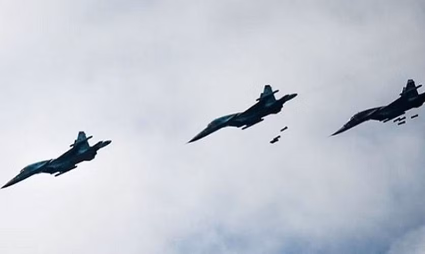 Căng thẳng giữa quân đội Syria và phiến quân thánh chiến đã kéo dài một tháng qua, sau cuộc tấn công dữ dội của nhóm Hurras Al-Deen vào các vị trí của SAA tại trục Tanjara ở vùng đồng bằng Al-Ghaab, phía Tây Bắc Hama.