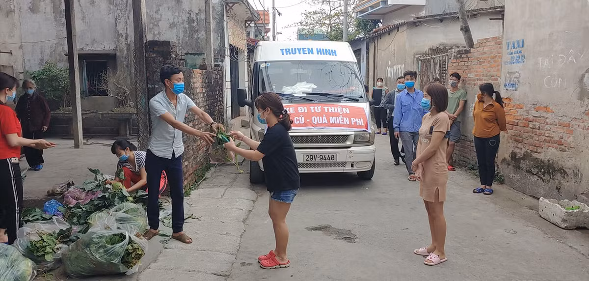 Nắm bắt được thông tin trên, lãnh đạo huyện Cẩm Giàng đã nhanh chóng triệu tập cuộc họp khẩn với MTTQ Việt Nam huyện và Liên đoàn Lao động huyện gấp rút triển khai các giải pháp cấp thiết hỗ trợ cho số lượng lớn công nhân đang thuê trọ trên địa bàn. 