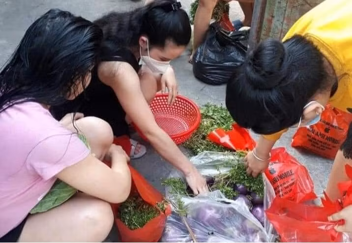 8.000 cong nhan trong khu phong toa o Hai Duong vui mung nhan duoc ho tro-Hinh-2