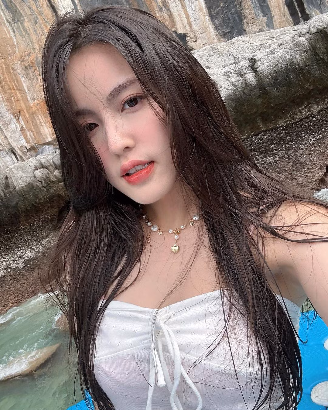 Nhan sắc của cô nàng nhận được nhiều lời khen ngợi vì quá ngọt ngào.