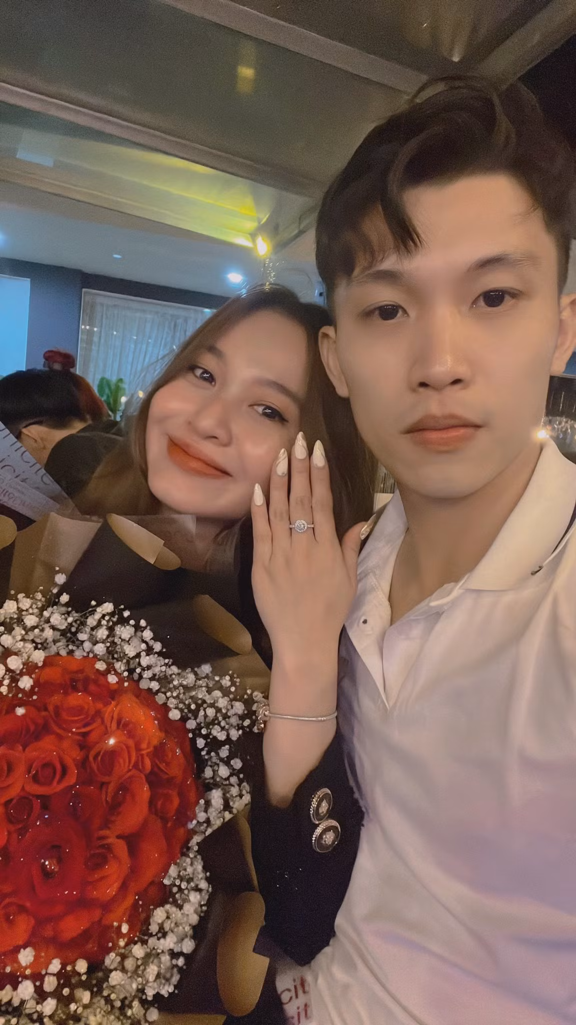 Ở phần bình luận của video, rất nhiều chị em đã vào "xin vía" để có được mẹ chồng xịn yêu thương con dâu như vậy: "Ui xin vía có mẹ chồng như vậy ạ", "tốt số quá thể thôi , xin vía xin vía", "chúc mừng em vì gặp được mẹ chồng yêu thuơng. Tui mà có con trai tui cũng cưng dâu y vậy". (Ảnh: Tiktok NV)
