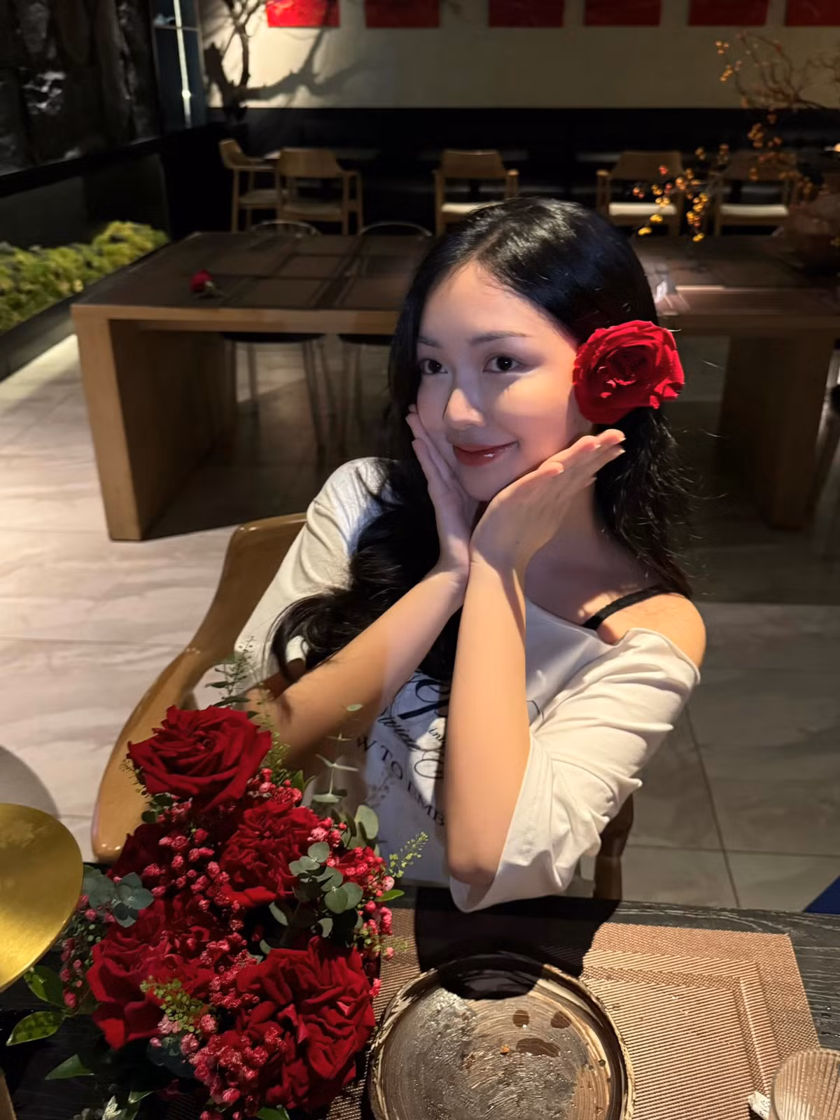 Mai Hà Trang khoe vẻ ngoài "mẹ 1 con" cực xinh đẹp, so với hồi chưa có em bé không có quá nhiều thay đổi, thậm chí có phần sắc sảo, mặn mà hơn.