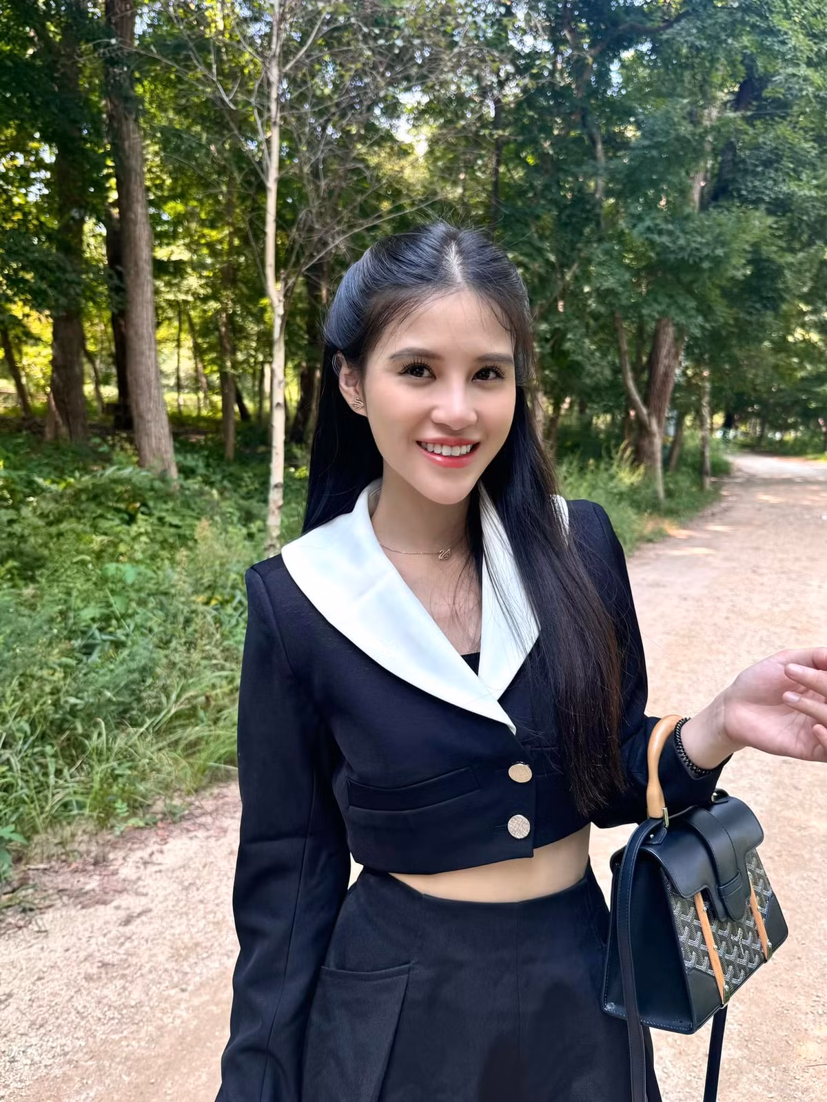 Cô nàng có xây dựng kênh Tiktok riêng với cái tên GenZ làm pháp chế, tiết lộ công việc của bản thân.