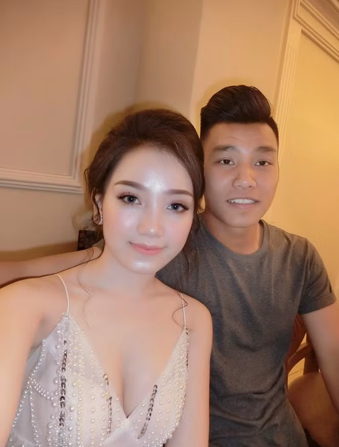 Quyết định đường ai nấy đi của cặp đôi khiến không ít người hâm mộ tiếc nuối.