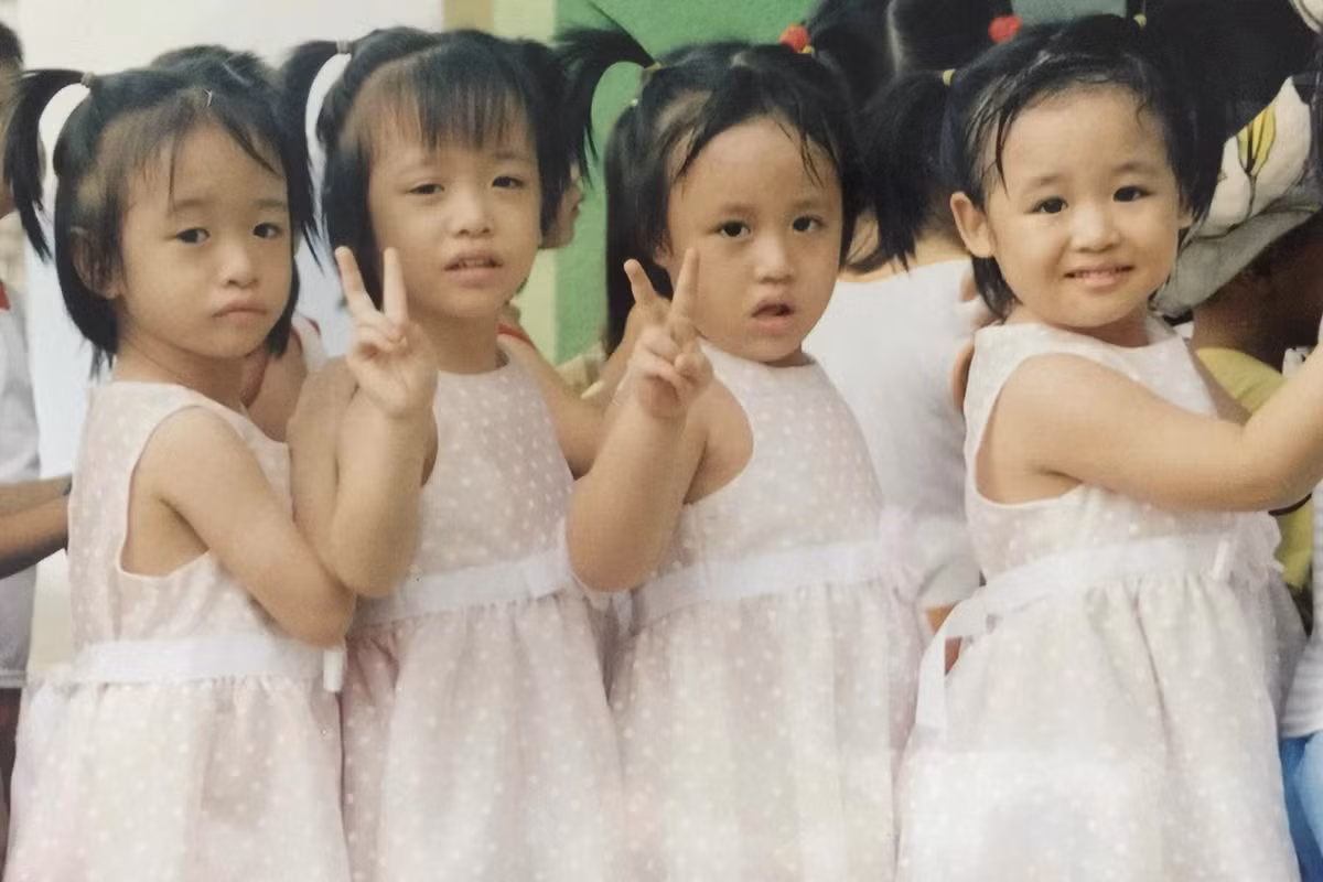Trộm vía 4 chị em được sinh ra khỏe mạnh. Bố mẹ cô cũng thường xuyên mua đồ giống nhau cho cả 4 chị em.