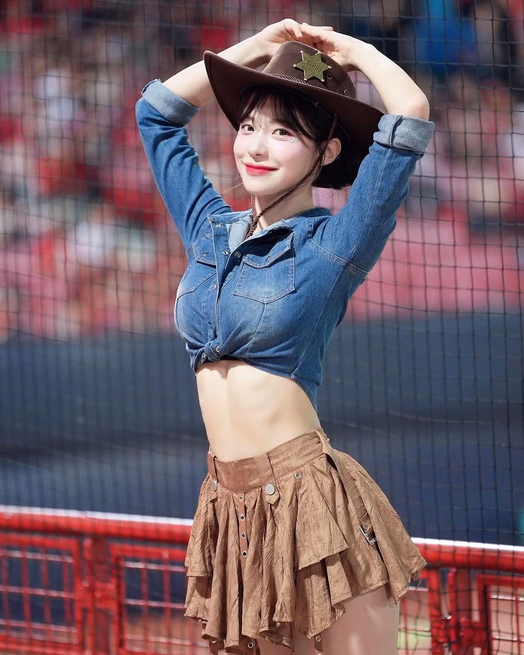 Lee Da Hye trong tạo hình như một nàng cao bồi gợi cảm.