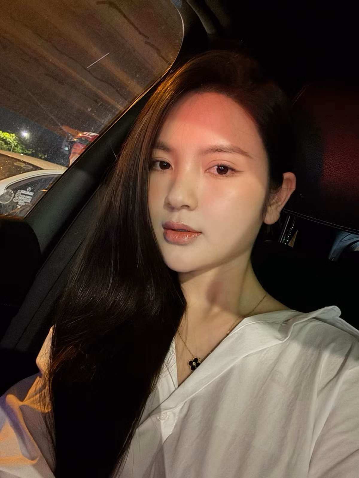 Cô cũng nhanh chóng về dáng và được nhiều người nhận xét là ngày càng nhuận sắc.