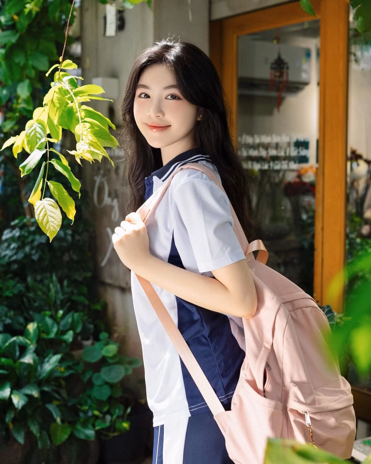 Không chỉ vậy, Lọ Lem còn có thành tích học tập khủng cùng tài năng hội họa đáng kinh ngạc. (Ảnh: FBNV)