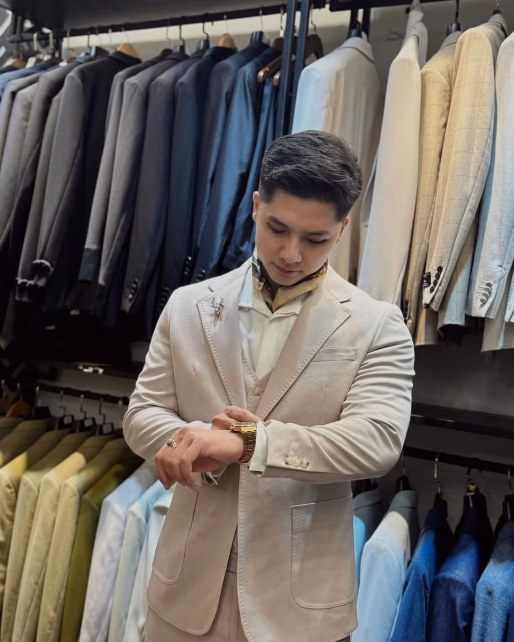 Hoàn Hảo cũng thường xuyên dành thời gian đi du lịch, tận hưởng cuộc sống và thường xuyên chia sẻ những khoảnh khắc đẹp lên mạng xã hội. (Ảnh: FBNV)