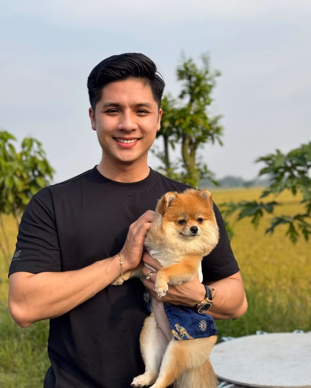 Chú rể được nhiều người nhận xét là "xứng đôi vừa lứa" với cô dâu Minh Thư.