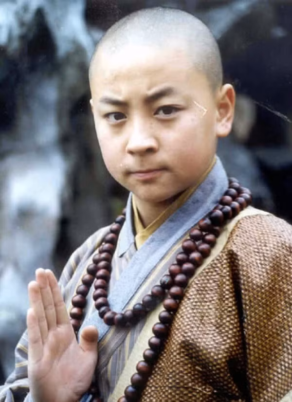 Trải qua nhiều thế kỷ, truyền thống này dần biến mất. Nguyên do được cho là khi dùng hương chấm lên đỉnh đầu có thể gây tổn thương đến người được chấm như sưng tấy, đau rát...